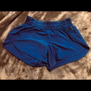 Lululemon Size 8 LNWT Tracker Short in JetBlue